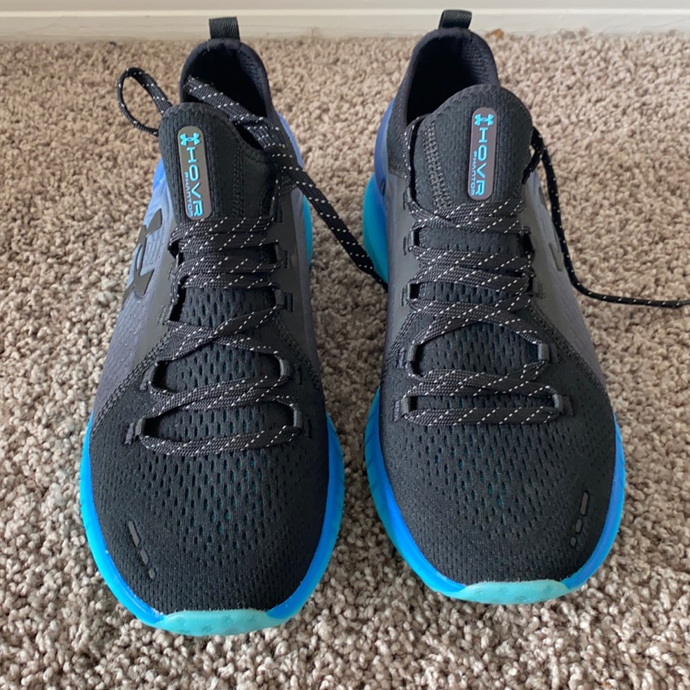 Sports shoes
